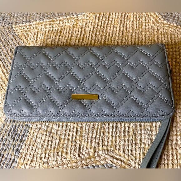 Light blue quilted style wallet - Picture 1 of 8